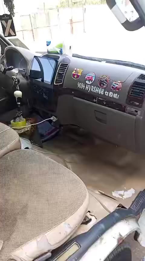 السلام عليكم فتون 2017السياره مرشوشه من الجام او جوة بيها الربع الي وره باب السلايت ضربه خفيفه كير او مكينه او اكسل كفاله السعر (88)او بيها مجال رقم صاحب السياره ***********
بي واتساب +انتصال
