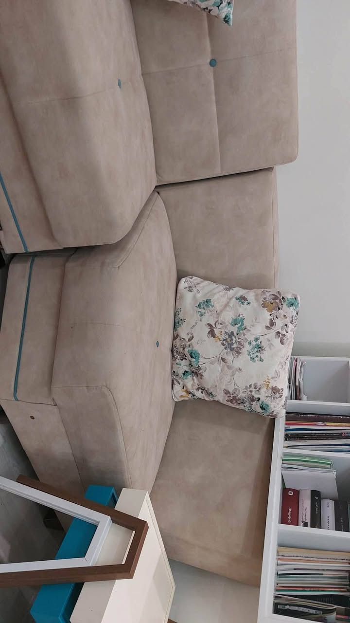 قەنەفەی هەشت نەفەری  ئێڵ شەریکەی clim  زۆر خاوێنە کەم بەکارهاتووە  ئەکرێتە سیتەم ژێرەوەی مەخزنە ئەشیای  زۆر دەگرێت ٣٠٠هەزار سلێمانی


**إذا كنت صاحب هذا الإعلان وتريد حذفه لأي سبب، رجاءا أرسل رسالة إلى الدعم الفني**