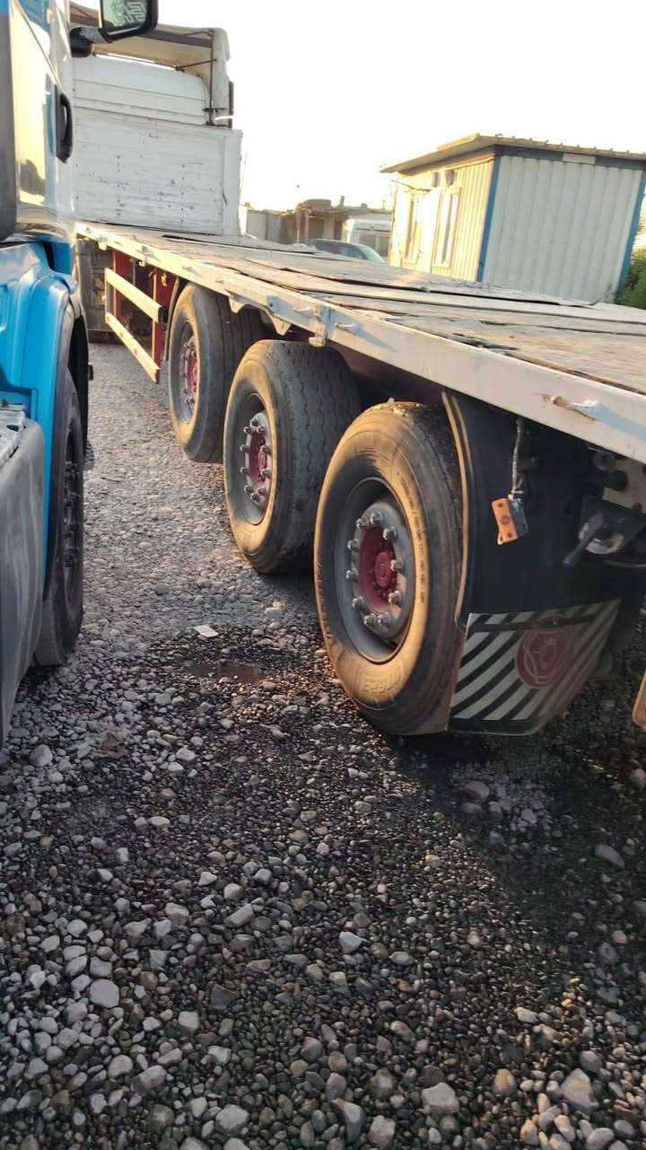 تريله فلات لبيع كامل موديل 2016فول ***********
