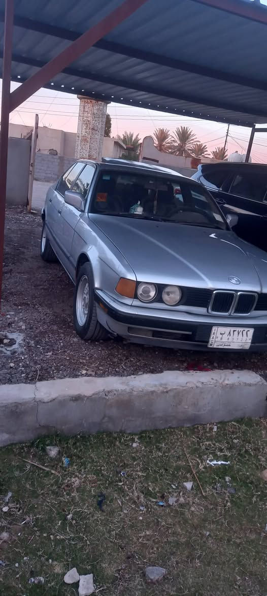 ٧٣٠ جاهزة 
محرك كير 
كشنات كهرباء
احلى من الصور
لون سلفر 
تجاوي كهرباء 
مري كهرباء
رقم بغداد بسمي 
فتحة سقف 
صدر أمامي جديد 
دبلات خلفية مع لوي جديد
السيارة جاهزة 
من كلشي 
تحويل مباشر 
تبريد شغال 
السعر ٥٥ وبيها مجال 
***********#***********
