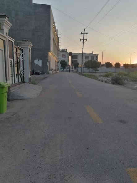 عرض مميز  / بيع سريع
🏡 دار للبيع – الرمادي / شارع 40 خلف اثاث القند 

🔹 يتكون الدار من طابقين

الطابق الاول
• 2 غرفة نوم
• صاله 
• دوانيه
• هول 
• مطبخ حار وبارد 
• حمامات داخليه وخارجيه 
•  كراج 

الطابق الثاني
• 3 غرف
• صاله
• حمام

✅  يبعد عن شارع اربعين 80 متر 

✅ البيت  كامل وجاهز للسكن 

📏 المساحة الكلية: 250 متر 
📍 شارع 10 متر 
🔖 جنس العقار: طابو زراعي – تنازل مباشر

💰 #السعر: 255 مليون – قابل للتفاوض.

ـــــــــــــــــــــــــــــــــــــــــــــــــــــ

للمزيد من التفاصيل يمكنكم زيارة مكتبنا 

مكتب سنتر 40 للعقار 
   في  الرمادي  شارع 40  مقابل ماركت القيصر 

او الاتصال على الارقام التالية  

 ***********   فراس  
 ***********   أبو جود 
 ***********   أحمد 
 

نستقبل من حضراتكم كافة العروض العقارية 

رضاكم أهم أهدافنا
