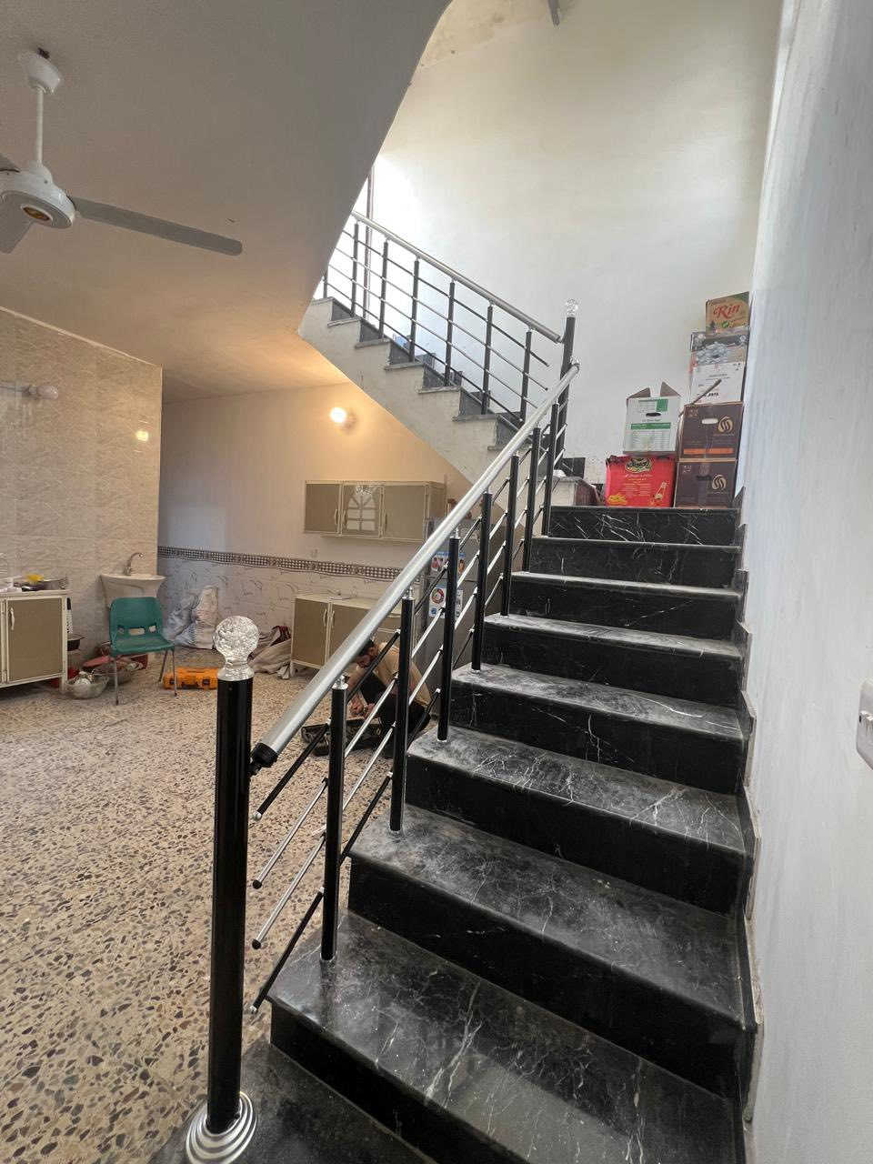 سلام عليكم بيت رئاسه شارع ٢٠ نهايه زراعي ١٠٠مزراعي طابق واحد بناع درجه اوله رفت صب بم مواد كله اصلي افضل شي جديد محد كاعد بي زيرو ***********
