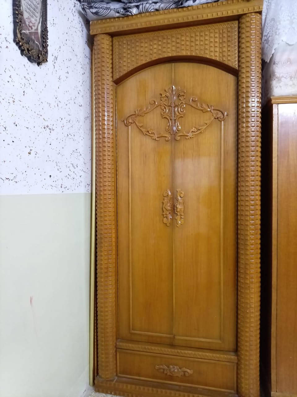 غرفه نوم ابراج عراقي للبيع  داخل خارج صاج خشب 5 ملم
السعر مليون وبيها مجال 

التواصل الاتصال على الرقم *********** او خاص
