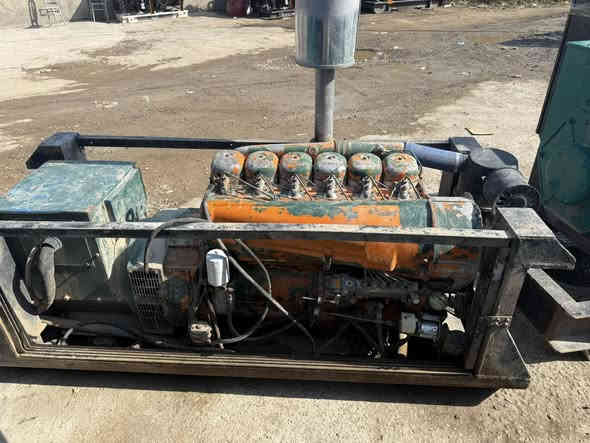 السلام عليكم مولد  دويز الماني  6 بستم   60 كيفي ابلادي مولد
***********
