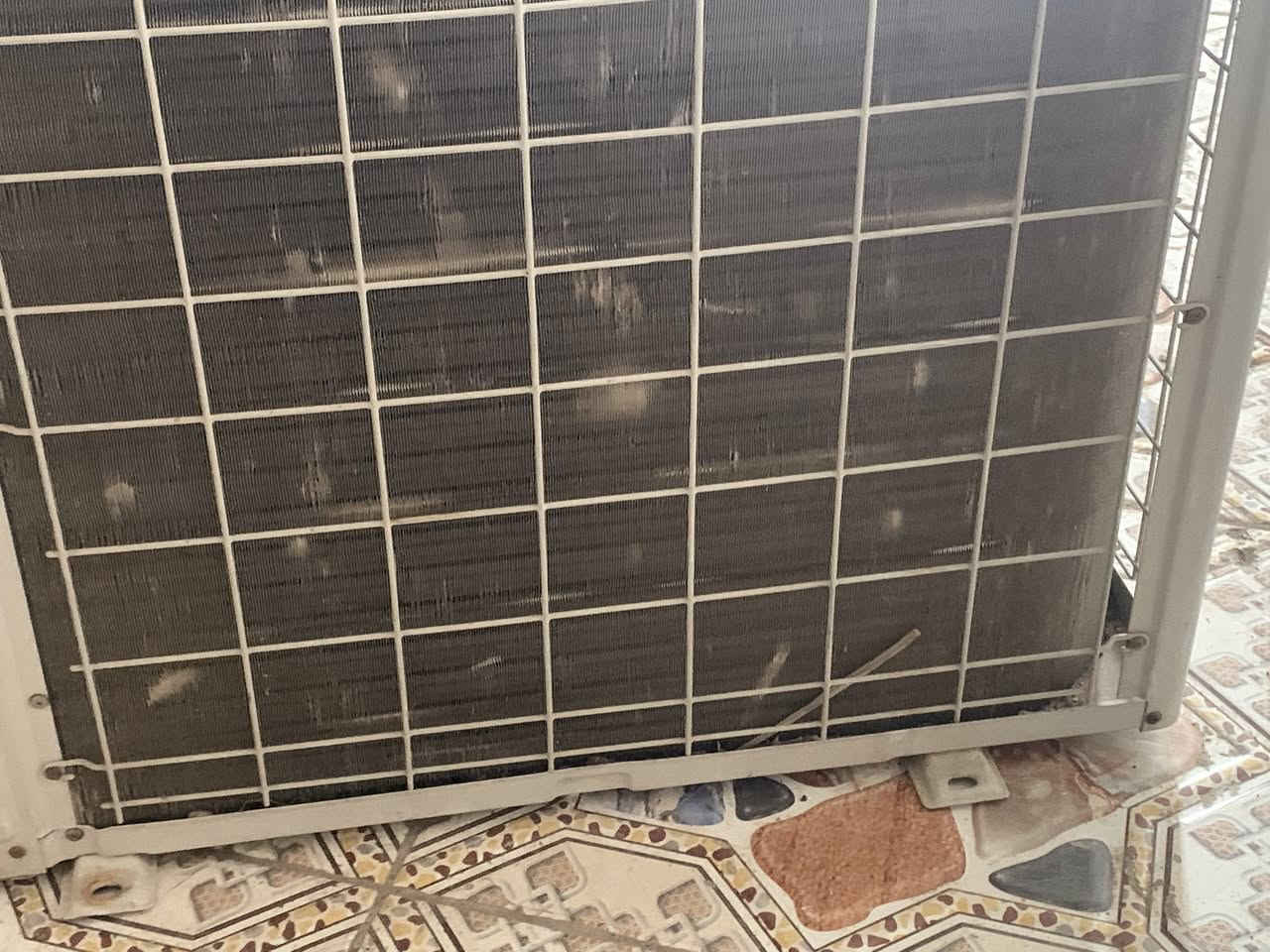 ثلاجه شرط التشغيل والتجميد سعر 150 سبلت الحافض طنين شغال عوزه غاز ويمكن بي ليك مامتئكد منه شغال هوه سعره 225
***********
