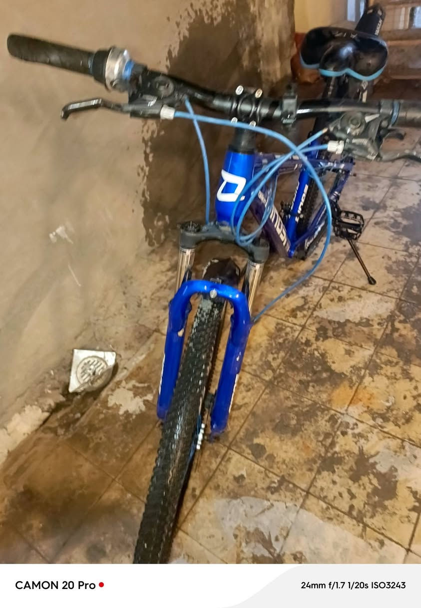 السلام عليكم  باسكال رياضي صيني ازرق نظافه زينه القير شغال السعر 80بي مجال مكان الاعظميه بشارع سهام بالمثلث الرقم ***********
