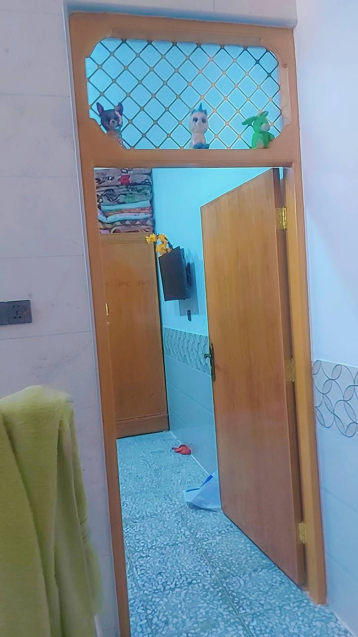 دار زراعه للبيع المساحه 105 قريب سكله الكرعاوي تقريبا 800 متر وتنزل   سقف والاساس كونكريت بناء بلو ك يتكون
غرفه غرفه وصاله
 ومطبخ واستقبال............ تخاريج داخليه وخارجيه............. السعر 42 مع المجال
للاستفسار الاتصال على الرقم ***********
