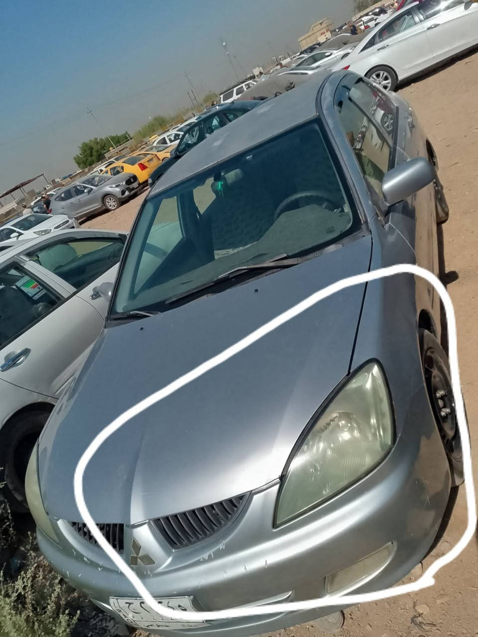 السلام عليكم
لانسر 2008 بغداد بسمي  قبل 3 سنوات صار بيها حادث بجم اشرته بالصورة 
وعمرناها على ادينا  تبريد تدفئه شغال محرك 2000  كير اوتو جام كهرباء تحكم مري شغال 
تخم تاير جديد 
السعر 58 
***********
