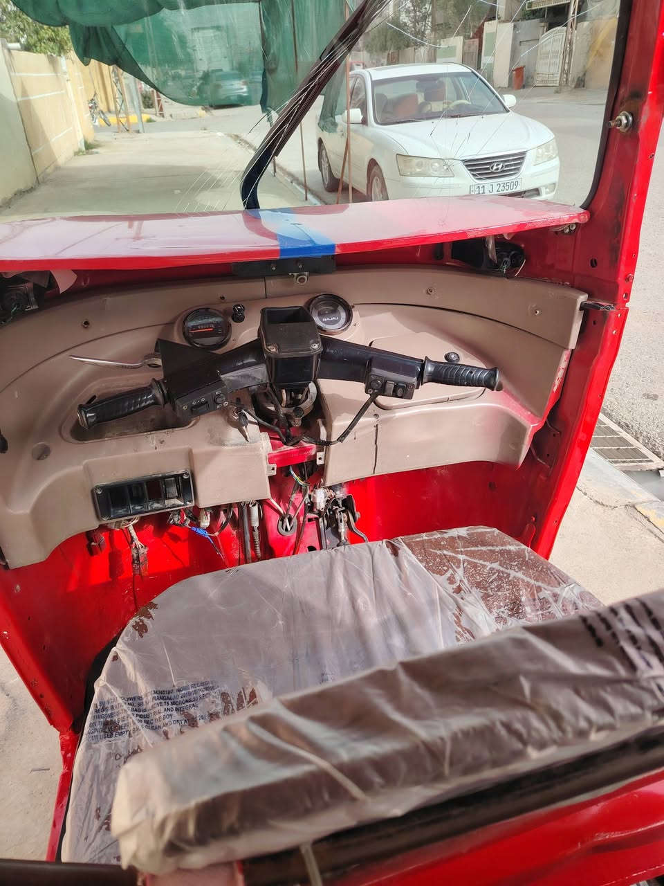 سلام عليكم تكتك ٢٠١٨ نكليزي تكتك كاملة من كلشي يعني كفاله تعمير كلة جديد مكينة عشرين اكسل وكير خير من الله كهربائيات كلهن شغالة جادر جديد تخم تاير جديد كشنات جدد تكتك قافلة من كلشي تحويل ثاني يوم سعر ٤٧٥٠ بيها مجال قليل بعقوبة بهرز ***********
