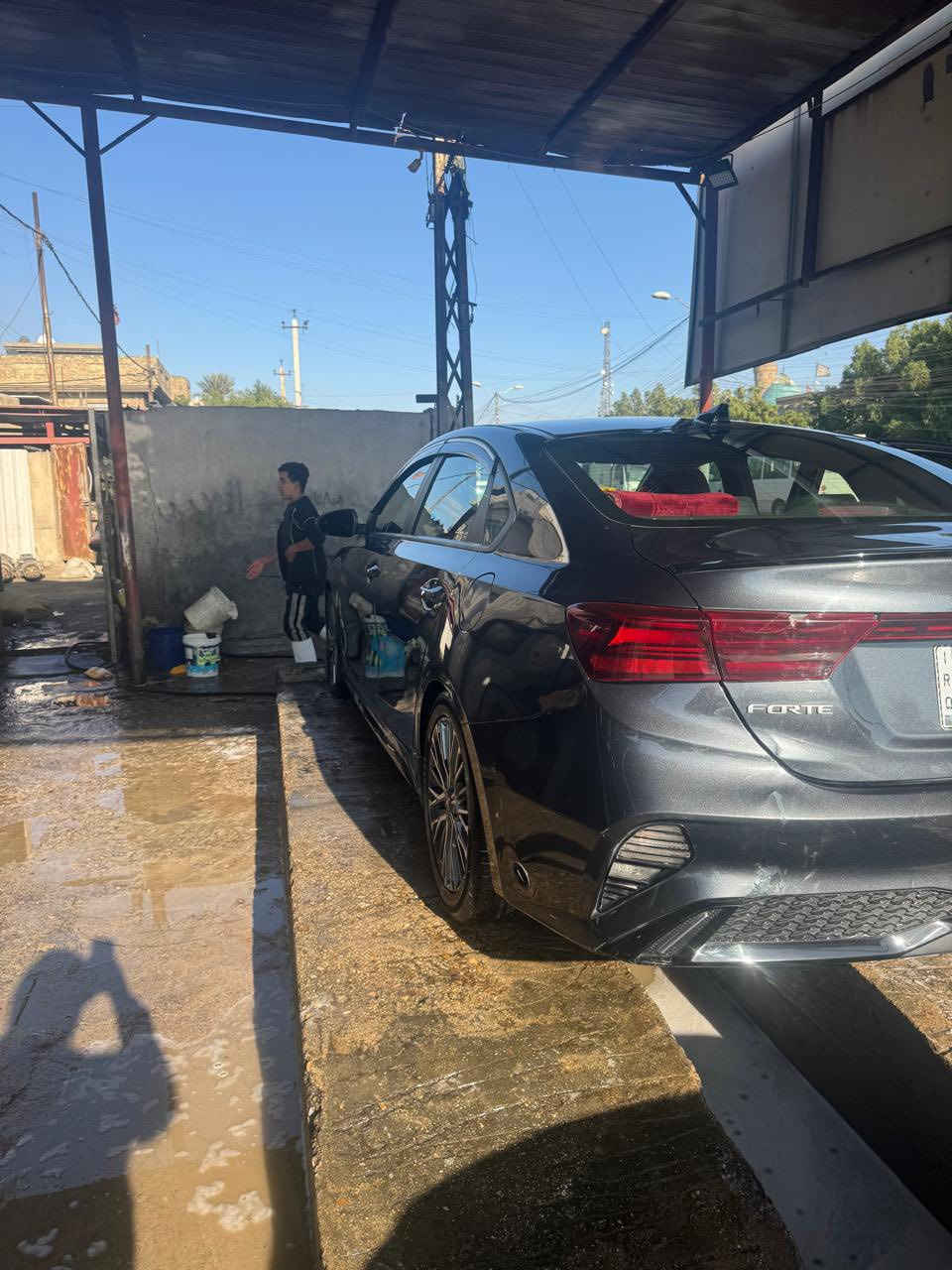 السلام عليكم
فورتي 2023 جيتي لاين وارد امريكي 
مرقم بغداد بأسمي 
الضرر كما موضح بل صور
منضومة غاز بيها 
بصمه 
تشغيل عن بعد 
فتحه 
رادارات امامي + خلفي 
حساسات 
تحديد مسار 
بعد مواصفات معروفة 
السعر 160 
العنوان بغداد 
رقم الهاتف ***********
