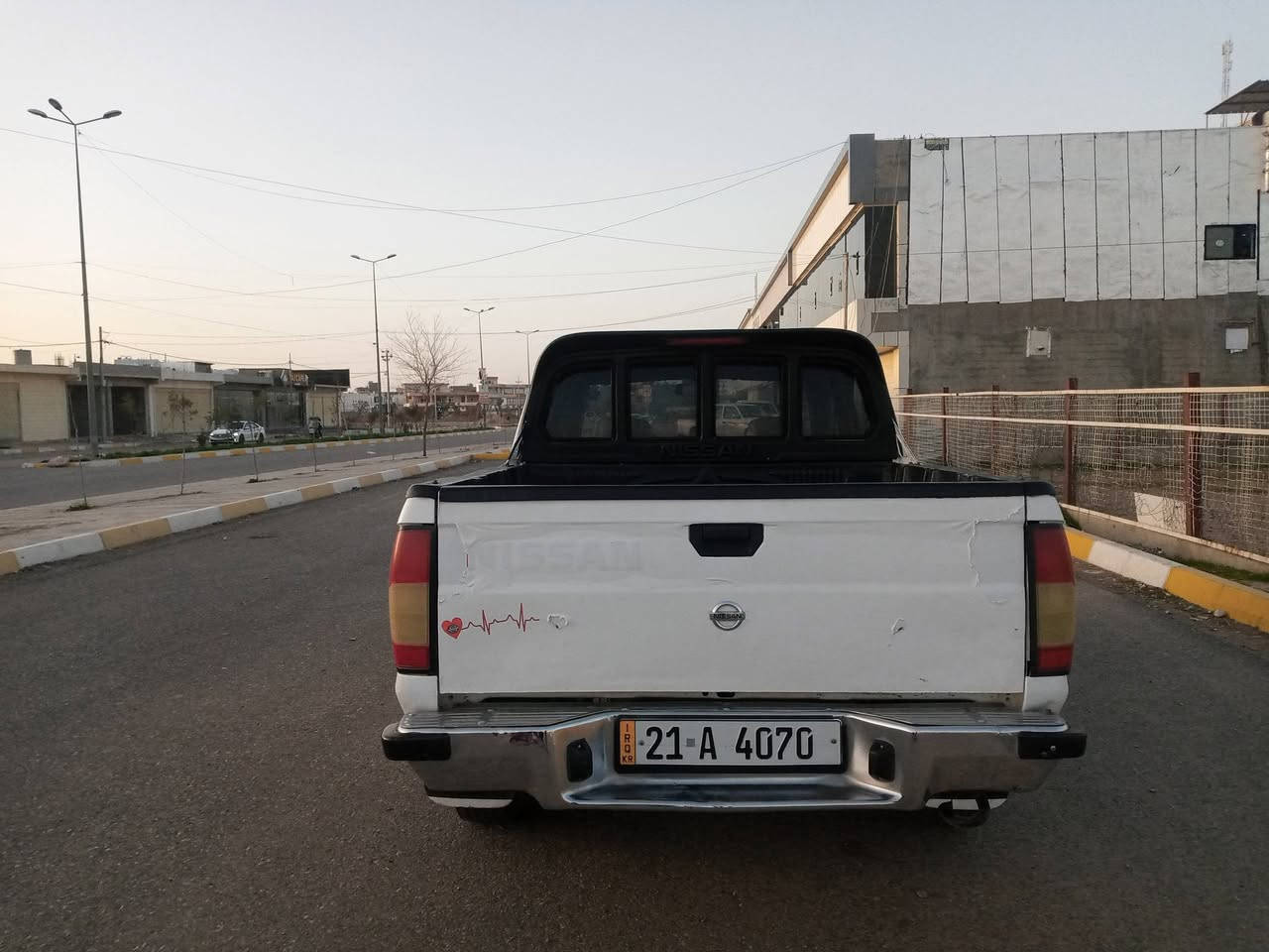 نیسان مۆدێل 2007 دەبڵ ئەکسل ڕەقەمو سەنەوی تازەیە بۆیاخ هیچی پێوە نییە کارت بەنزینی هەیە ناو سور گێڕو مەکینە بەشەرت چوار تایەی تازەیە بۆ سعر ***********
