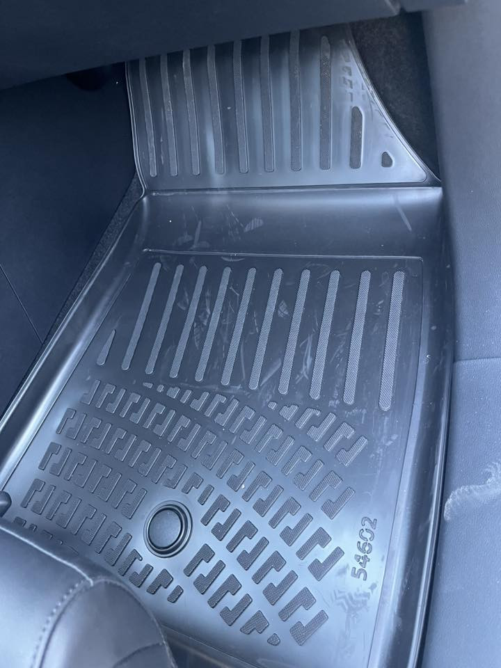 السلام عليكم
ارظيات mg 
gt 
2024 او ٢٠٢٥ 
كامله ارظيه للداخل مع تغليف الصندوك من شركه رزلاين 
***********
السعر ١٠٠ الف وبيه مجال
