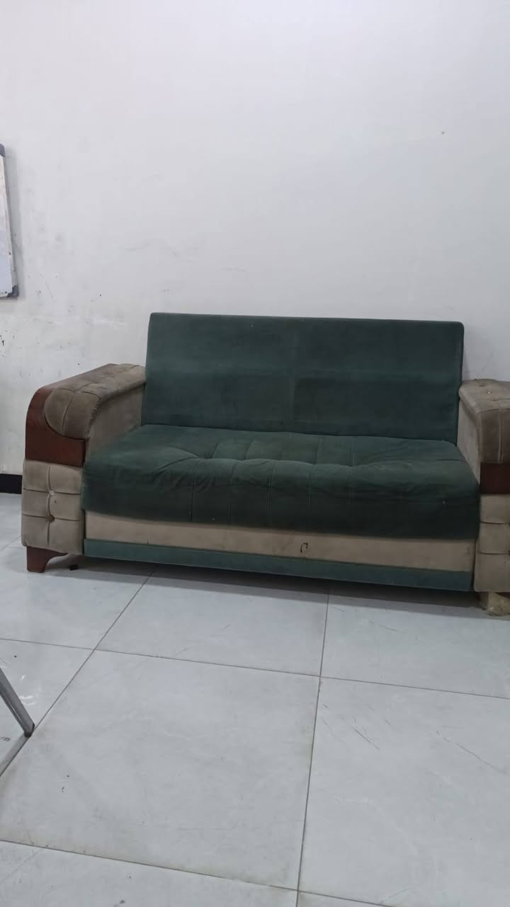 تخم عشر مقاعد بي اضرار مثل الصوره سعره ١٠٠ الف مكانه مركز الحله للإستفسار أكثر خاص وأكو توصيل


**إذا كنت صاحب هذا الإعلان وتريد حذفه لأي سبب، رجاءا أرسل رسالة إلى الدعم الفني**