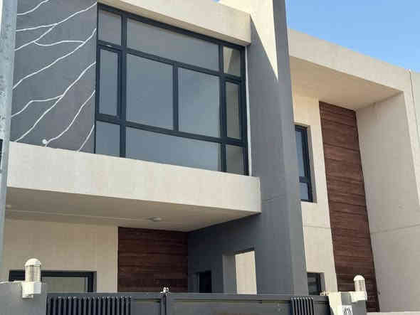 فرصة ذهبية عقار تجاري للبيع على شارع 60 العرضي.              

       في #مجمع_لؤلؤة_النجف_السكني🏘
لدى #شركة_بوابة_الغدير_للاستثمارات_العقارية

⭕ داران طبك للبيع 19 و21 بلوك 1..مساحة 150م  
⭕ الدار طابقين من الفئة المميزه يحتوي على اربع غرف 
⭕ سعر الشركة 155 . الواصل لكل دار 25 
⭕تباع الدور بتطلوعه مناسبة 
⭕ ويوجد بهما قرض عقاري

الاستفسار الاتصال على الارقام التالية واتساب او مراسلتنا عبر الخاص : 

☎️*********** 
☎️*********** 
☎️***********
🌏موقع الشركه 
النجف الاشرف _النداء _شارع المجمعات _مجمع الاميرات 2_الدور ال vip
