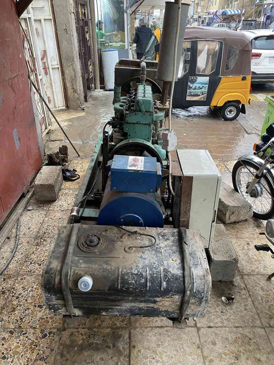 السلام عليكم اخوان 
بيركز 30 كيفي 120 أمبير راس بلادي قديم موجديد نحاس مضمون جاهز وشغال مابي نقص بزغي محرك مكفول بدون صرف ودخان 
مكان كوت ***********
