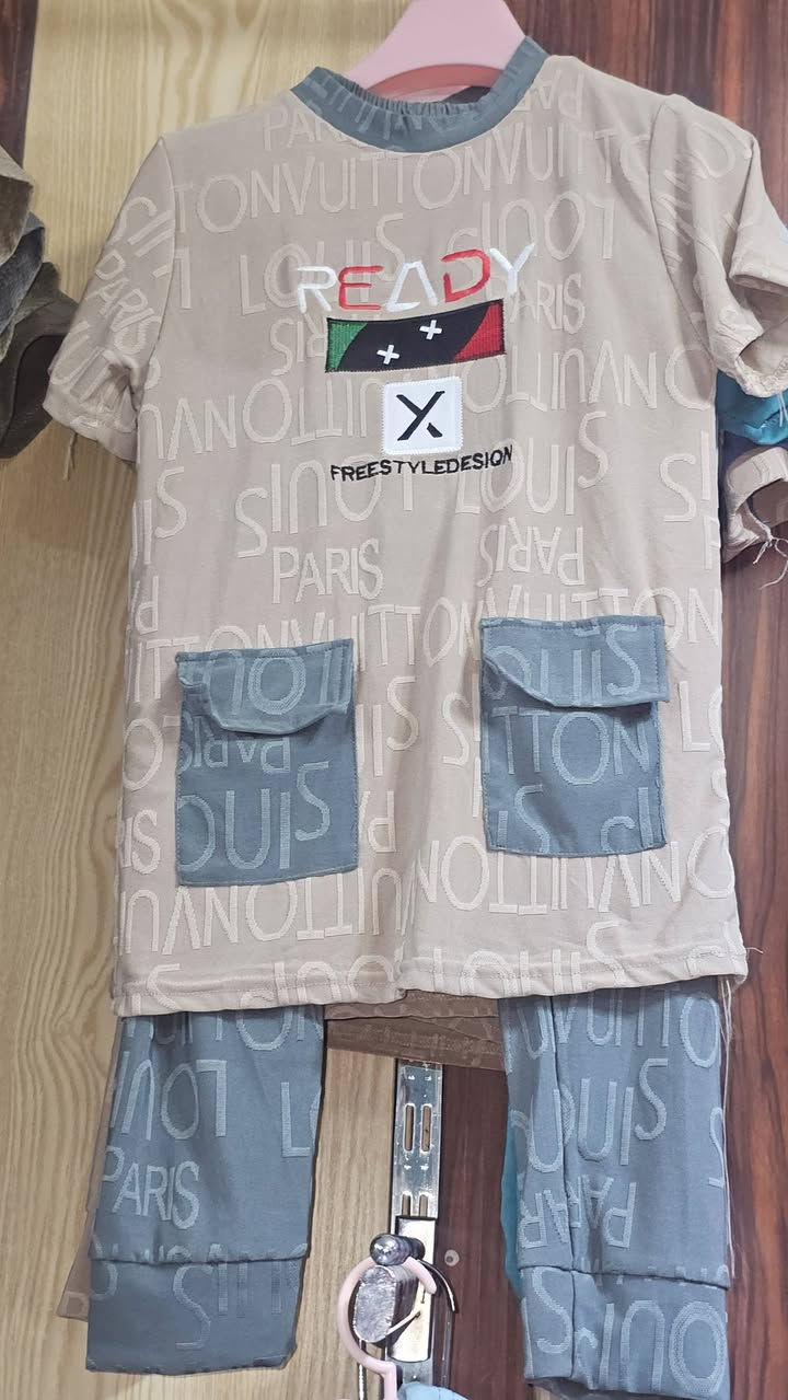 تراكات ولادي وبناتي خامه قطن 
العنوان حديثه ناحيه براوانه قرب اسواق الحاج عامج 

توصيل جميع المحافظات 
للطلب والاستفسار مراسلة الصفحة او الاتصال واتساب 
***********
***********
