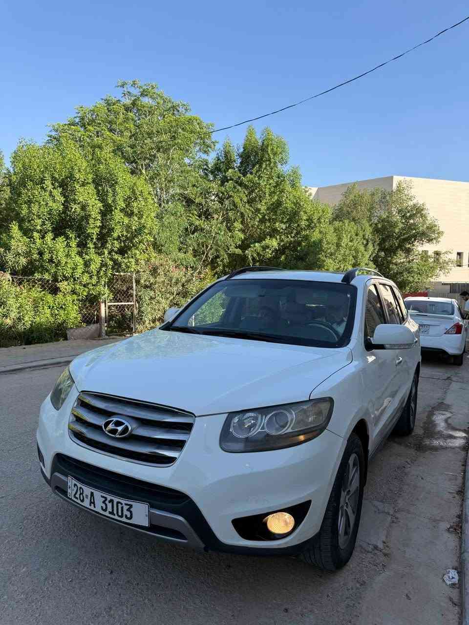 سنتافي ٢٠١٢ خليجي رقم نجف الدولي الانكليزي هزة والسنويه لل 2031 تحويل مباشر فول مواصفات 
محرك 4 سلندر دوش
فتحه سلايت رؤف 
 7 راكب 
ثلاث قطع تبريد 
كشنات جلد 
ويل جبير 

تبريد ثلج ثلج ❄️ 

السيارة بيها قطعيتن ونص صبغ بدون معجون بدون دواخل بجهة السايق اثر شخط فقط ✅ ماشيه 160 حقيقي 

السعر (( 120 )) وبيها مجال 

مكاني النجف // للاتصال // ***********
