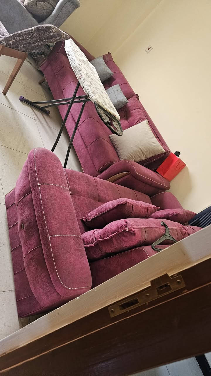 السلام عليكم اغراض للبيع اخو الجديد
بغداد ***********
