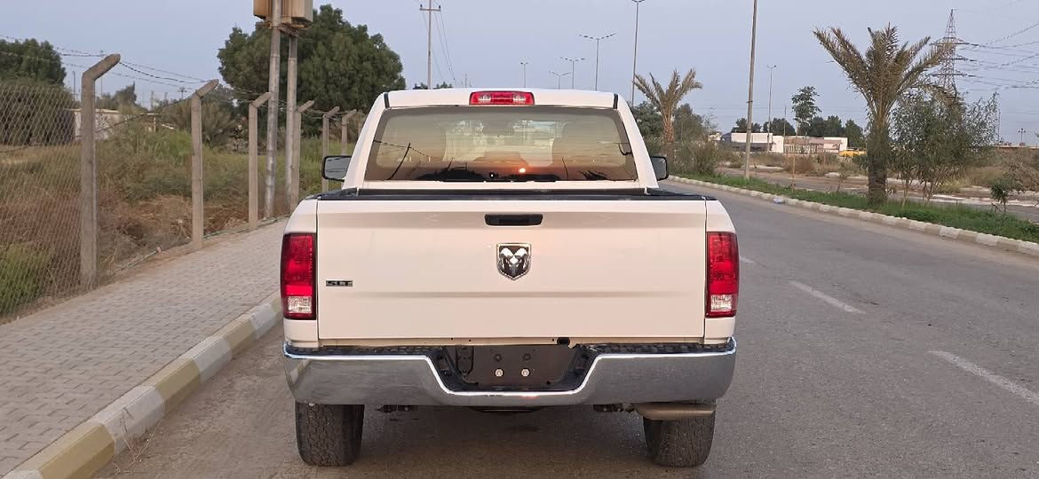 دوج رام موديل 24 للبيع 
بيع او مراوس بسياره اقل 
سياره جديده ماشيه 21
محرك حجم 6 سلندر 
كير ماوس 
كامره خلفيه دواره 
فول تحكم ستيرن 
هيتر بالمرايه 
شاشه وسطيه 
ويل كب حجم 20 كروم 
سياره جديده حادثها موضح بالصور بدون دواخل ويرباك وتبديل فقط تصليح مكانها الديوانيه سعرها 230 وبيها مجال للاستفسار الاتصال على الأرقام 
*********** واتس اب 
***********
