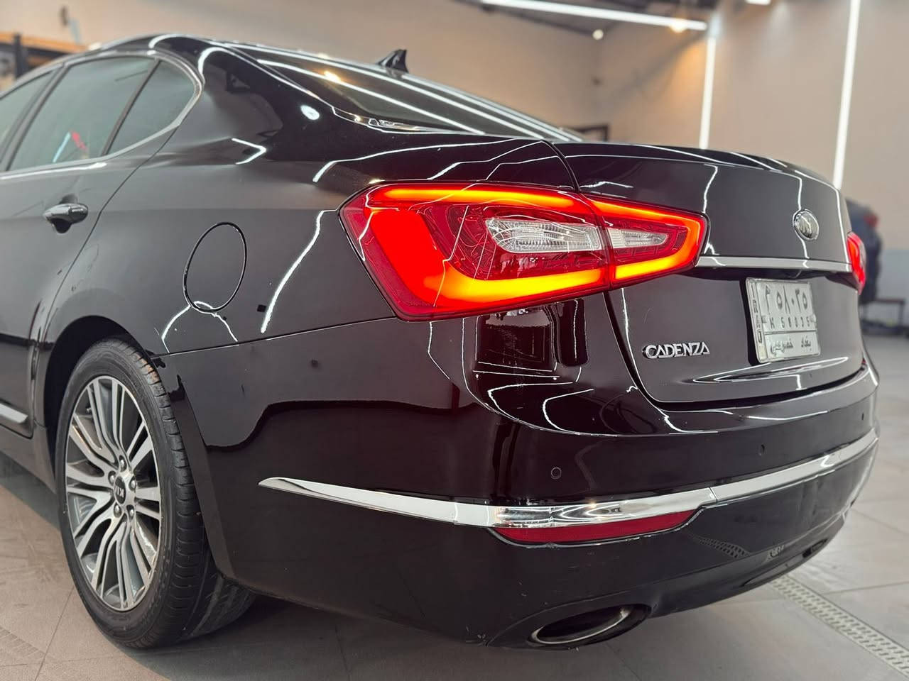 السلام عليكم ورحمه الله وبركاتو
كادنزا وارد امريكي سيارة كلين بس بلعراق 
صار بيه حادث جاملغ بدون ايرباك
مكينه 3300 فول مواصفات 
وسونر بلمنشور 
كيا كادنزا ٢٠١٤ فول مواصفات للاخير ماكو مواصفة ما بيه 

بانوراما جلد كشن هيتر و تبريد برده تصعد و تنزل ويا البك حساسات رادار كل شي فول للاخير

ربع جاملغ امامي صبغ ماشية ١١٠ الف مايل جديده جدا السيارة و ادامه بشكل مستمر بدون اي نقص جاهزه من كل شي
السعر 128 وبيه مجال بصيط 
السيارة جاهزة من كل نواحي
متواجد بغداد العامرية


**إذا كنت صاحب هذا الإعلان وتريد حذفه لأي سبب، رجاءا أرسل رسالة إلى الدعم الفني**