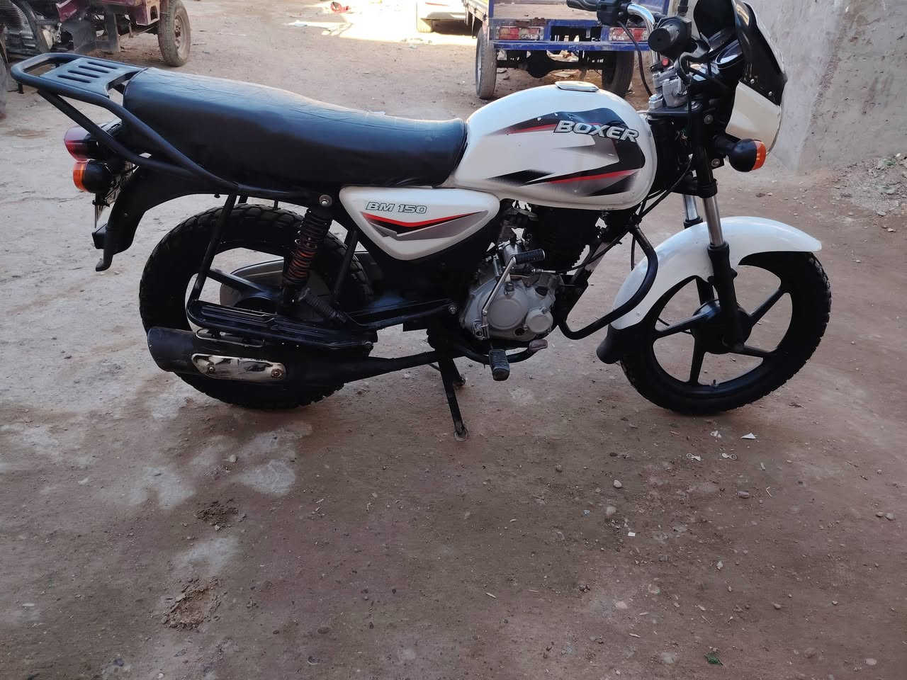 دراجه بوكسر للبيع موديل 23 شهر 11 السعر 1,800 وبيها مجال مكاني بغداد***********
