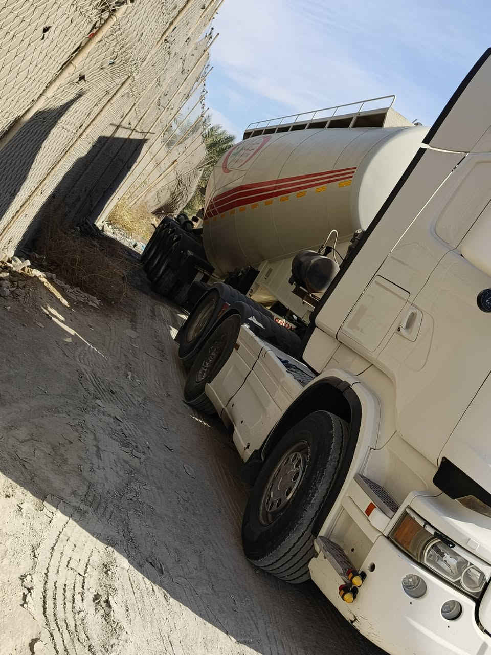 السلام عليكم
للبيع سايلو كامل رقم سليمانية موديل2013 مكينه R620/V8  سايلو 60 طن موديل2022 السياره جاهزه مابيها نقص مكفولة السياره مكاني بابل ***********/*********** سيد حسين أبو فاطمة
