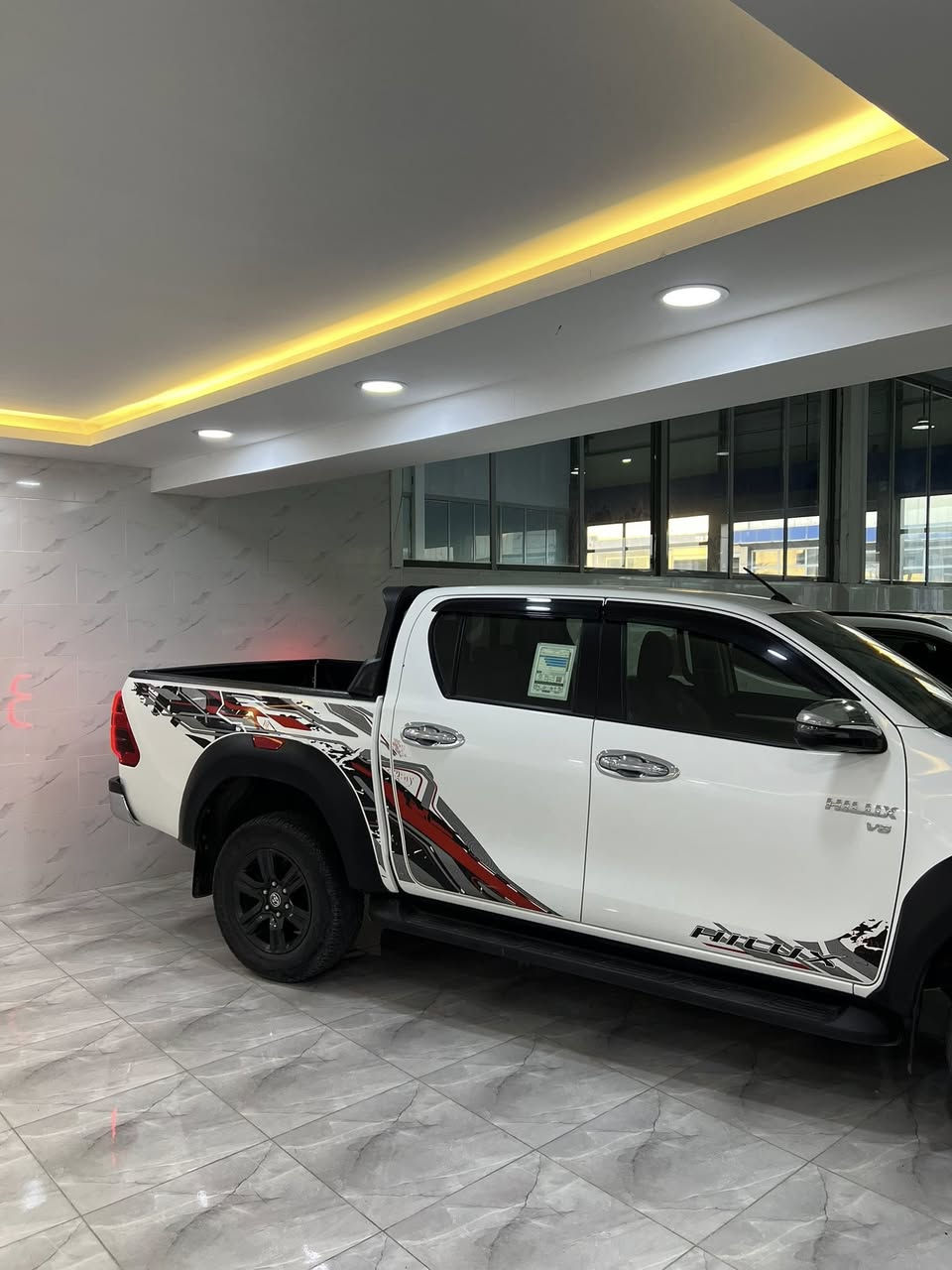 هايلوكس موديل 2024
شركة جيهان V6
سياره بدون صبغ فقط بيه تعديل بارد باب سايق بدون ايرباك بدون دواخل✅
ماشي 42 كيلو 
رقم سنويه جديد 
سعر 360 مجال 
***********☎️
