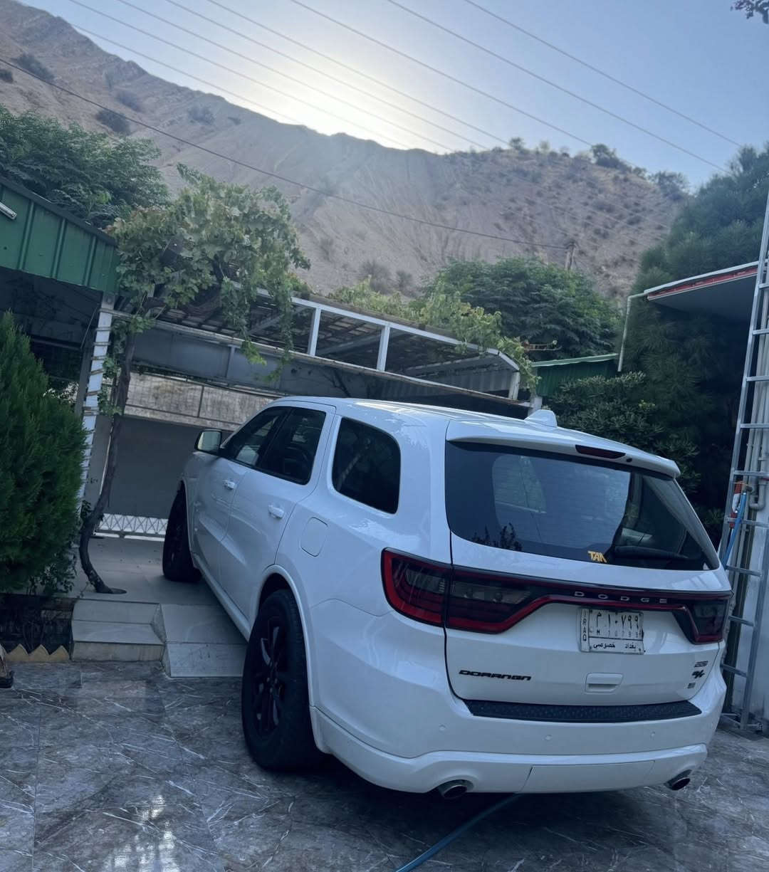 السلام عليكم
دورنكو 2018 .  RT. 5700 حادثه امريكا الجاملغ ال ايسر امبدل. السياره صار بيه. حادث بسيط. بل عراق دعاميه وطكن الايرباكات وحدثته  2023.   

 السياره. عليه برمجه. متكامله فتح سرعه ومراوح وحماوه. . بلكات. ريسنك. ولف حماوه ريسنك عبوه فيتبم جديده 

————————————————

#الــمــواصــفـــات :-

{1} محرك 8  سلندر 5700  هيمي 

{2} كشنات جلد (اصل)

{4} كاميرا دواره ستيرن

{5} شاشه كبيرة للتحكم في ايعازات 

{6} تبريد 3 قطع

{7} لايت زنون 

{8} عداد المسافات160 الف ميل

{10} سستم صوت متكامل

{11} تحكم سترين جهتين شفتات

{12} نضام ABS مانع انزلاق

14 كشن كهرباء

{15} جنطة كهرباء

{16} بصمة 2 باب

{17} اشاير بالمري

{18} تشغيل عن بعد

{19} حساسات خلفية اصل

{21} كشنات تدفئه تبريد و ستيرن تدفئة 

22 فتحة سقف

السعر  عل خاص كلش مناسب

___

***********

مكان السيارة بغداد الدوره
