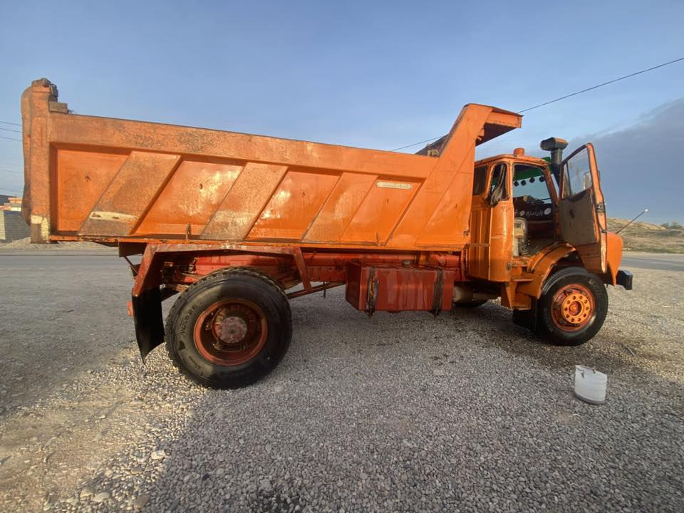 السلام عليكم مان للبيع رقم بغداد محرك كير اكسن تايرات جدد زوج والبقيه نص عمره قماره نضيف   سياره جهازه العمل هاذه رقمي ***********
