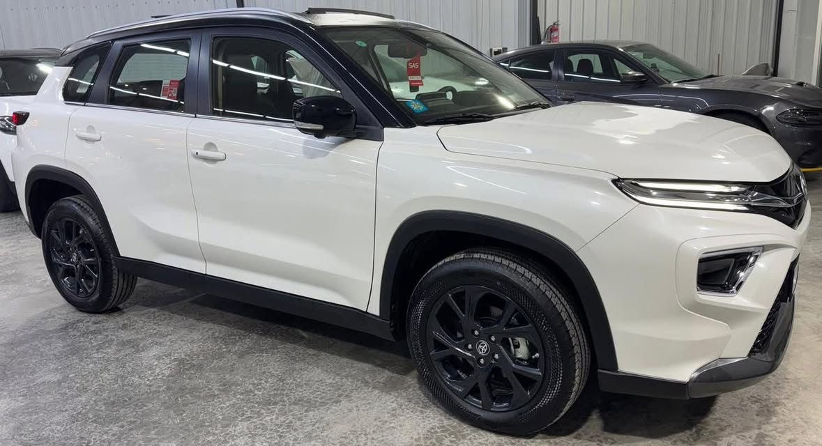 تويوتا SAS اوربان كروز هايبرد 2025 زيرووو للبيع
فووول مواصفات تو كلر
رقم بغداد
بانوراما
بصمة
شاحن موبايل
لد امامي خلفي
داتا شو
رادارات
شاشة
٤ كامرات
باقي المواصفات موضحة بالصور
السعر 31 مليون
الاستفسار مراسله او الاتصال على الرقم ***********
