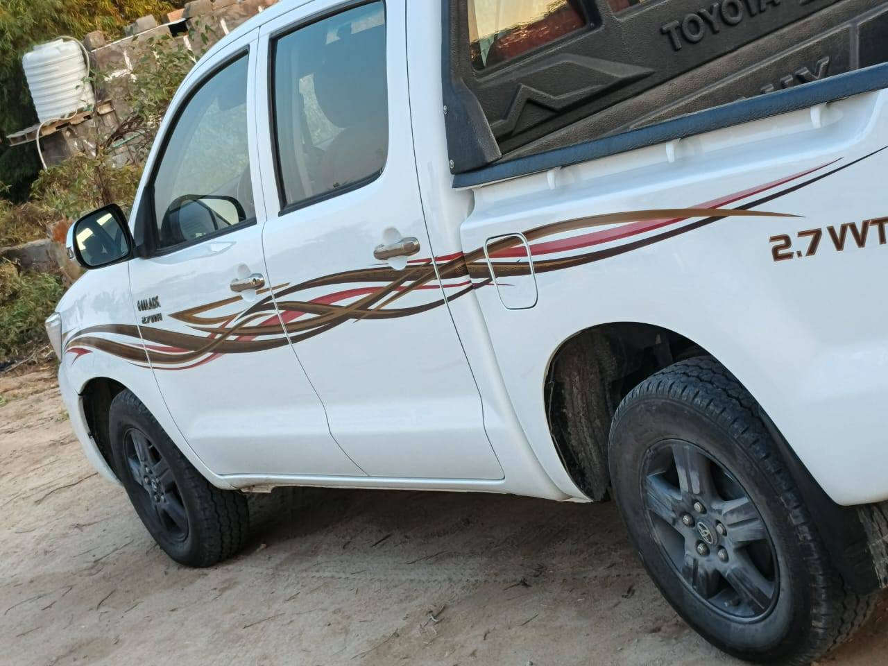 هايلوكس اوتوماتيك موديل 13شاصي 19ماشي 263مكينه شركه لا تبخير ولا تنقيص السعر 216وباقي التفاصيل بالسونار عنوان بغداد ابو غريب واتساب ***********
