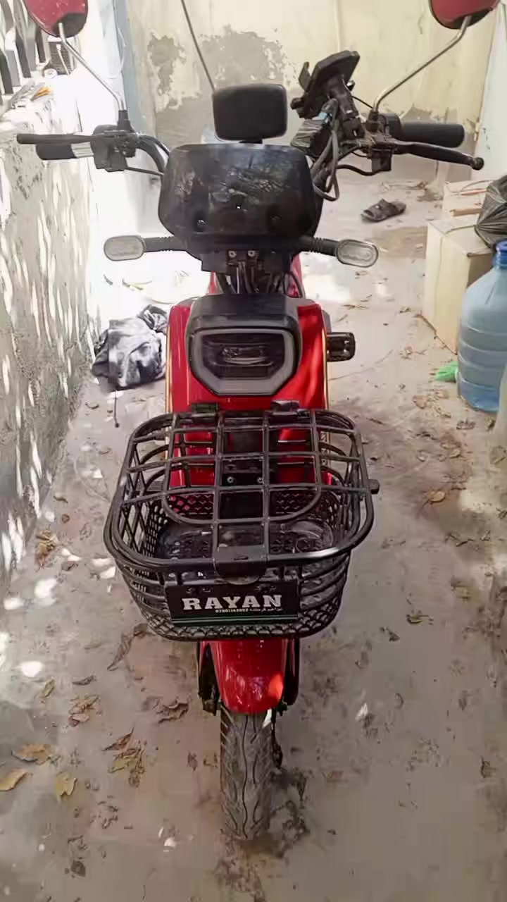 سلام عليكم   دراجه شاحن نوعيه الريان اربع بطاريات شاشه ايباد كهربائيات كلها شغاله لايت اشاير هورن متكامله سويجين وبصمتين دراجه جديده حجم 16 مكاني نجف حي الرحمه السعر 425 وبيها مجال رقمي ***********
