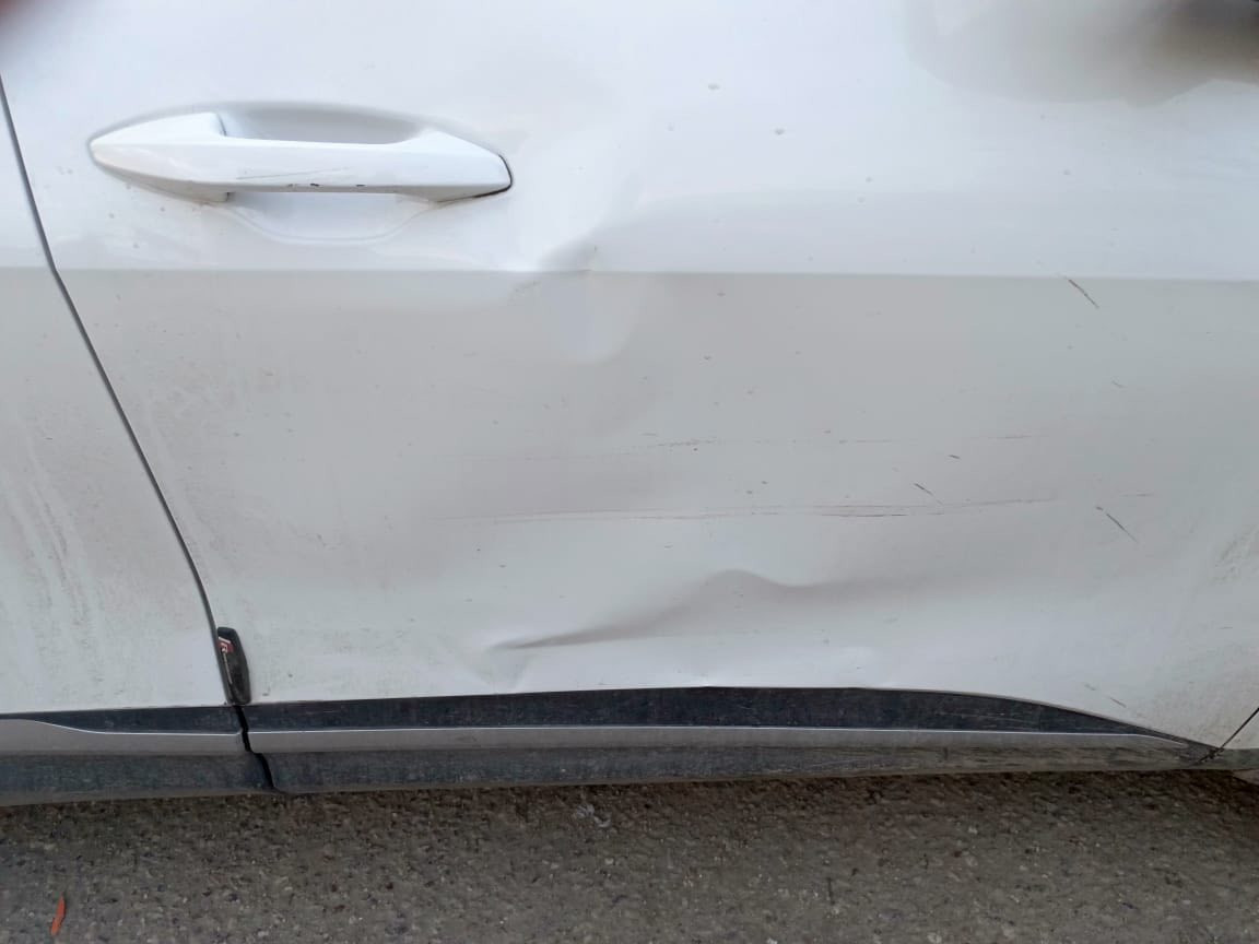 السلام عليكم للبيع كيا سبورتج 2023 خليجي  مواصفات معروفه ماشيه 37 الف رقم بغداد بسمنه 
بيهه بارد بل باب السكن واضحه بل صوره 
مكان السياره العامريه 
اي استفسار ***********
