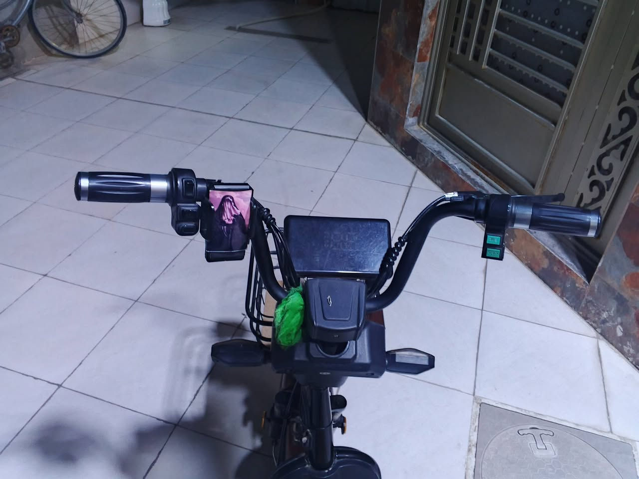 دراجه شحن حجم 14 

جديده بعده والله 
بيه بلوتوث 
لايت قوي خير من الله 
دراجه فول الفول 
السعر 
325 وبيه مجال بسيط 
الرقم
***********
