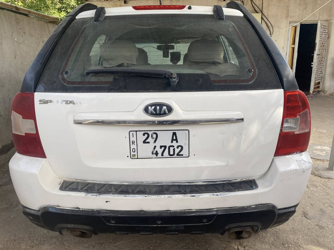 كيا سبورتج 2010 محرم 2000 خليجي لون ابيض رقم واسط دولي مكان السياره واسط بس السياره متجايه للبيع رقم ***********  75 وبيه مجال للشراي
