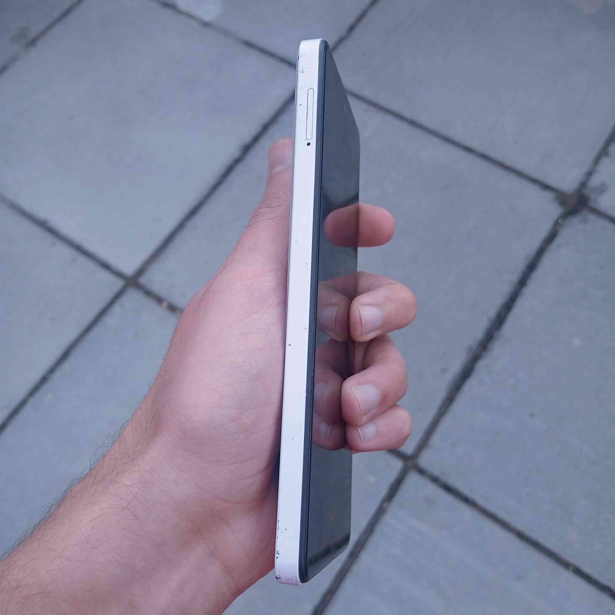 ان: تكنو سبارك 10 برو (256GB) نظافة 100% بسعر مناسب جداً
الوصف:
للبيع جهاز Tecno Spark 10 Pro، الجهاز أخو الجديد ونظيف جداً (نظافة 100%).
الذاكرة: 256 جيجابايت.
الرام: 16 جيجا (8+8 جيجا عشوائية).
الشاشة: سلاسة عالية 90 هرتز.
الكاميرا: 50 ميجابكسل تصوير ممتاز.
الحالة: الجهاز شغال طيارة وما بيه أي تعليق، البطارية ممتازة جداً.
ملاحظة للأمانة: البصمة فقط واقفة، وباقي الجهاز (كاميرات، شاشة، صوت، شحن، بصمة وجه) كله شغال فحص وتجربة.
السعر: 110.00 دينار (بيه مجال بسيط للشراي الطيب).
المكان: (بغداد مدينة الصدر ).***********
