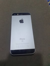 آيفون SE • ١٦ • نضيف