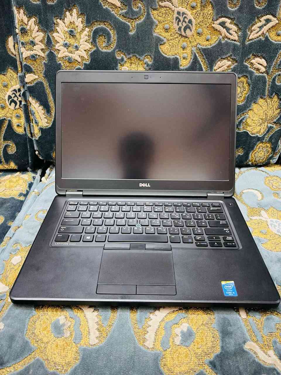 السلام عليكم 
حاسبه DELL للبيع الحاسبه جديده 
الرام 8 
كارت الشاشه خارجي قابل للتطوير 
الكيبورد ضوءي 
النضافه 99%
المكان الحبيبيه 
***********
