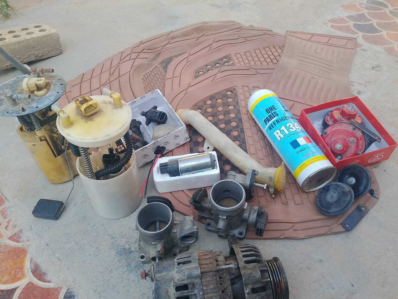 غراض طيبة للبيع كله شغالة 
كل الي بصورة (بسعر 30 الف) وية الأرضيات 
ابيعهن شلع كلهن بسعر 30الف
مكاني بغداد الاتصال على هذا الرقم *********** بي واتساب
