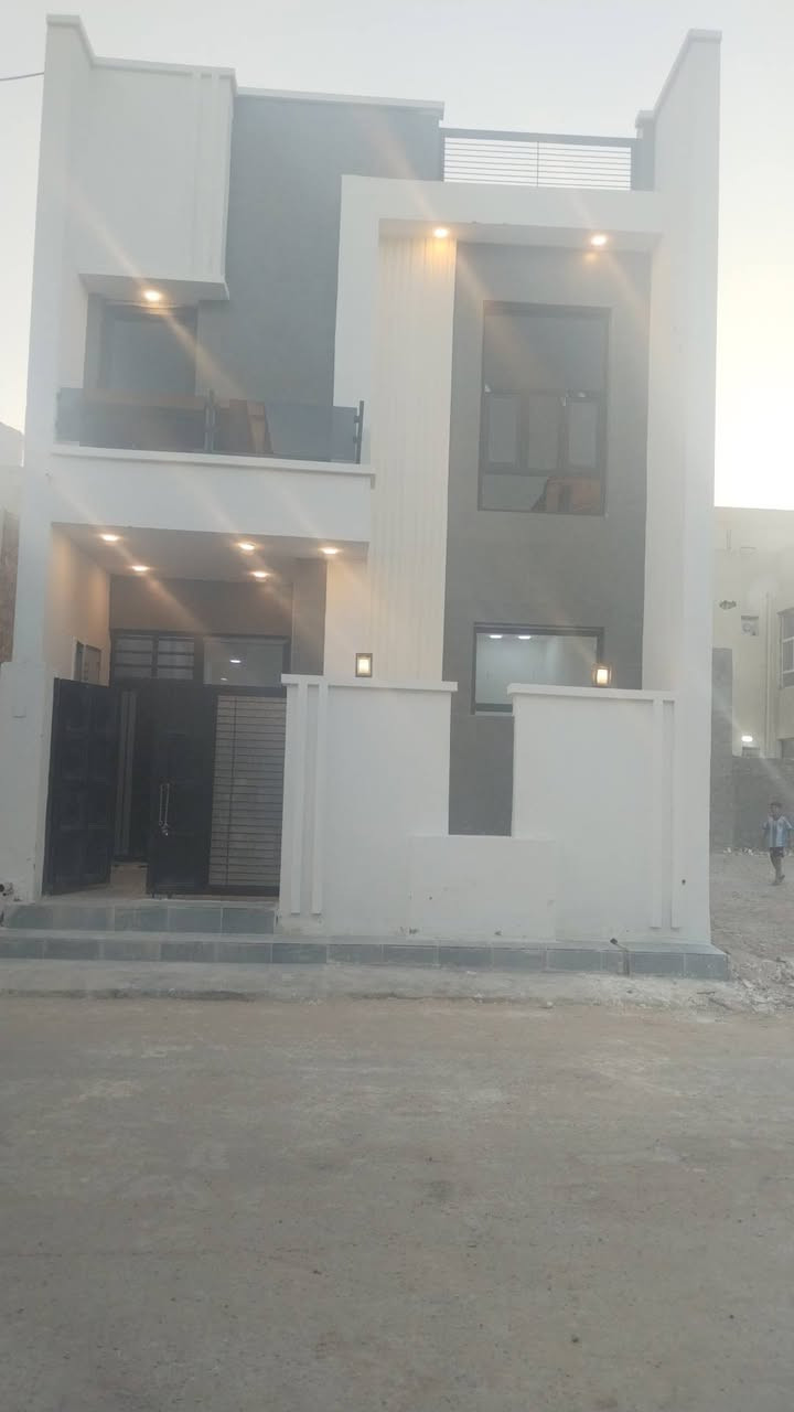 #لدينا_دار_للبيع مساحه 100 متر واجهه 6 وربع ونزال 16 طابو زراعي سند 25 قرار محكمه البيت يحتوي على3 غرف نوم وصاله وستقبال ومطبخ  العنوان بغداد الدورة مدخل البوعيثه مجمع شواطي دجله 
هاتف ***********
***********
