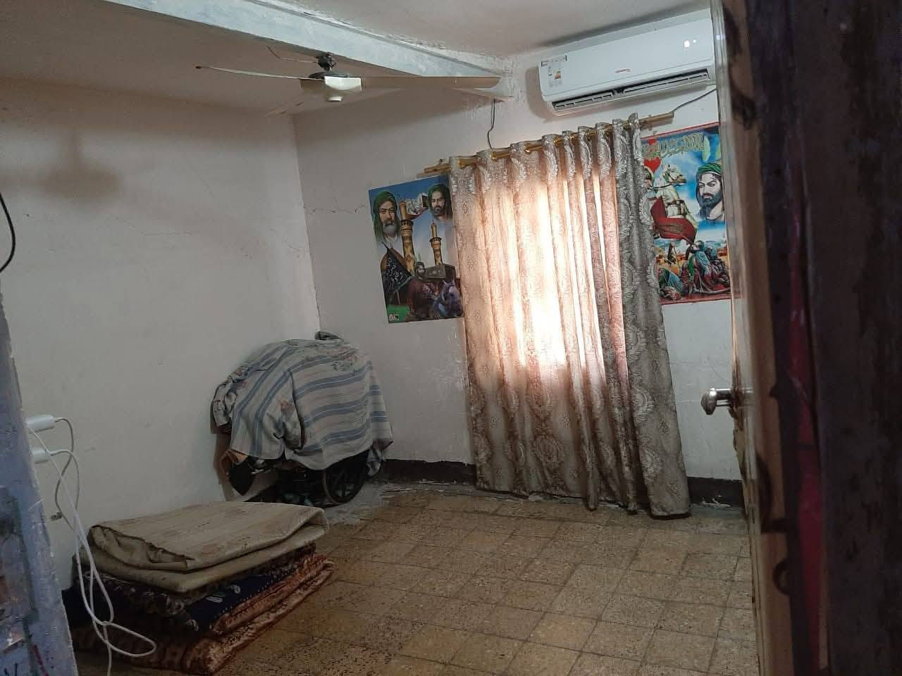 السلام عليك بيت للبيع مساحته 67 متر بلولايه بشارع سيد شبيب يحتوي على مخزن او محلات انت بكيفك او بيت للسكن السعر 65 او بي مجال للطيبين رحم الله والديكم الميعجبه لايعلق يكلب المنشور والرزق على الله اني مكلف بلنشر مامتواجد بل فيس  للاستفسار ***********2
***********
