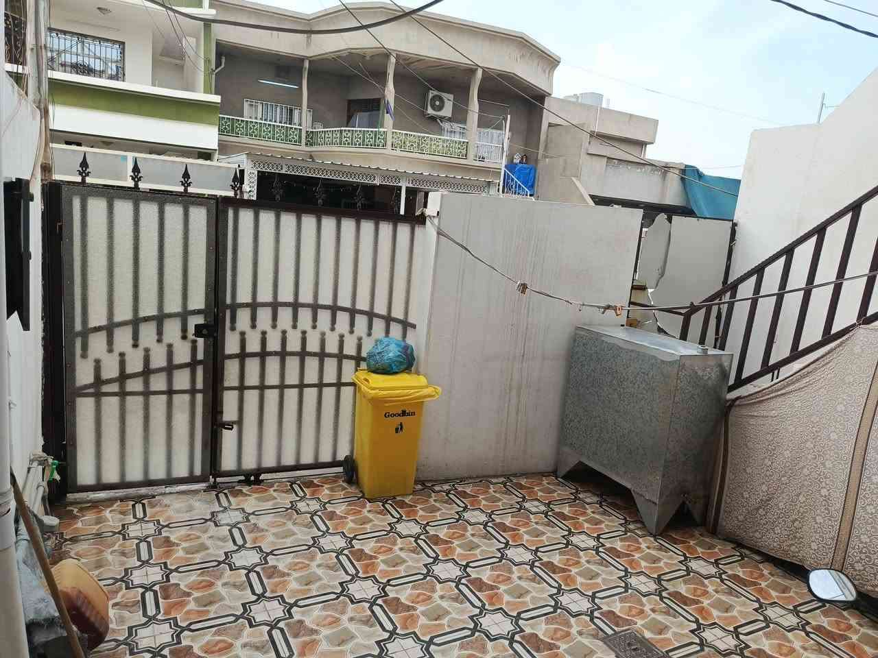 دار للبيع 100متر واجهه 5 طول20
زراعي كامل الاوراق بسمي بل بلديه
بناية تاريخ البيت 2015/2016
يتكون طابق الأرضي من الحوش وغرفة خطار 4×4 سقف ثانوي وممر ومطبخ ومنور 250×110والصحيات وفوك الصحيات مخزن 2×160
وغرفة نوم 5×4 وطابق الثاني يتكون من بلكونه غرفةخطار5×4 سقف ثانوي مطبخ وصحيات وفوك صحيات مخزن2×160وغرفة
نوم 5×4 قاطين درج خارجي مكان تسعين قرب مديرية تربية كركوك فرع حسينية الامام حسن المجتبى
السعر 95 مليون وقابل للتفاوض وهاذ رقمي 👇
                ***********
