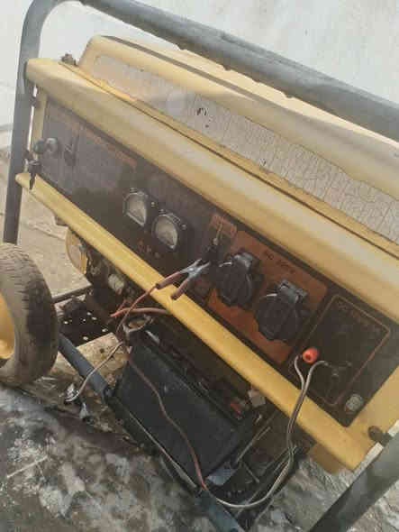 السلام عليكم مولدات للبيع وتصليح***********
