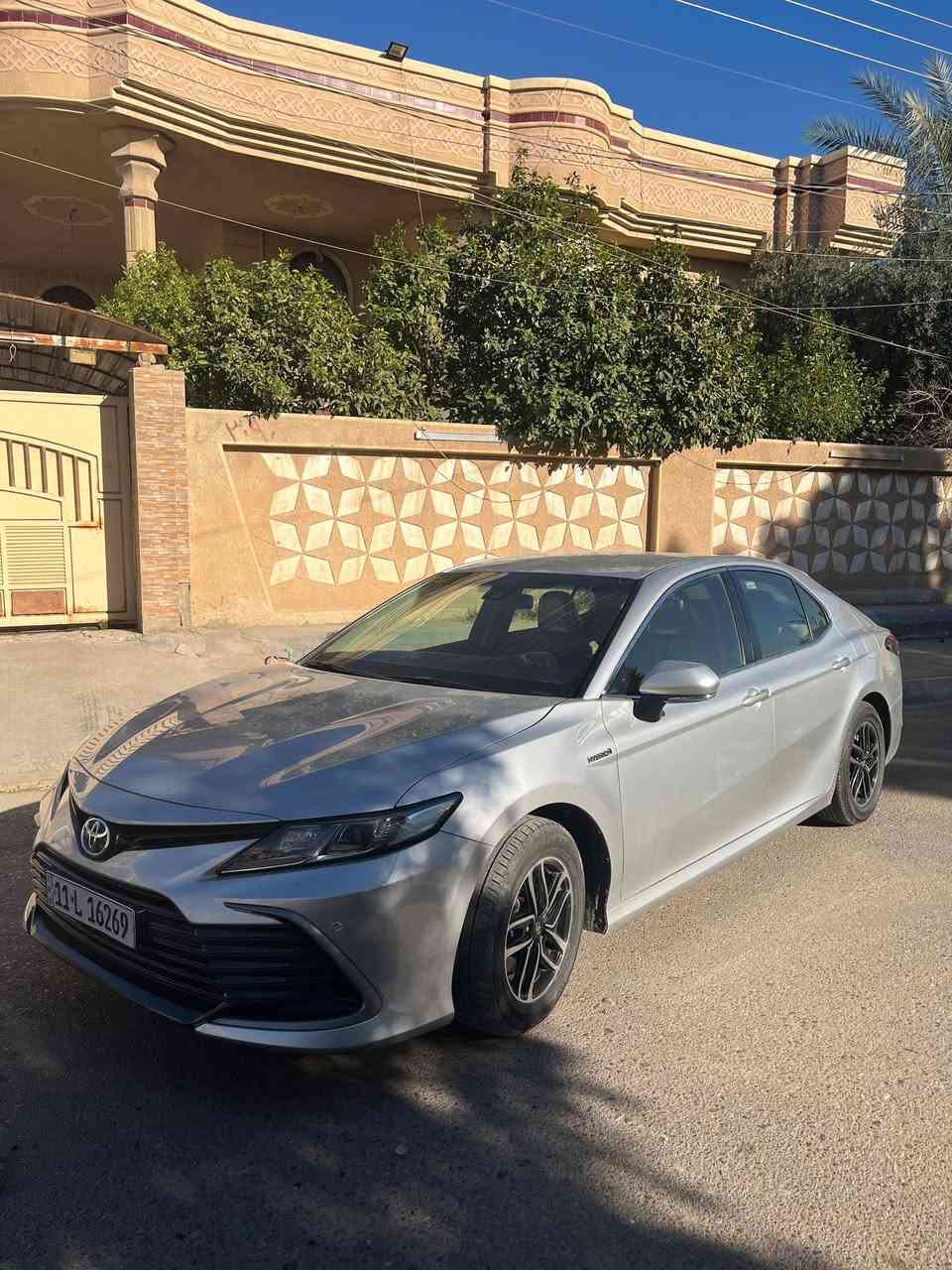 السلام عليكم 
للبيع كامري 2023 خليجي هايبرد رقم بغداد الجديد تحويل بنفس اليوم وكالة عبد اللطيف مكفوله كفاله عامه من المحرك والكير والصبغ والبارد حتى الشخط مكفول مكانه الانبار فلوجه للاستفسار *********** 
مواصفات 
بصمه تشغيل بصمه ابواب تحكمات ستيرن فول شاشه كبيره 
كامره دواره ثلاث انظمة قياده هند ابريك اوتو حساسات امامي خلفي ويل تبريد قطعتين
