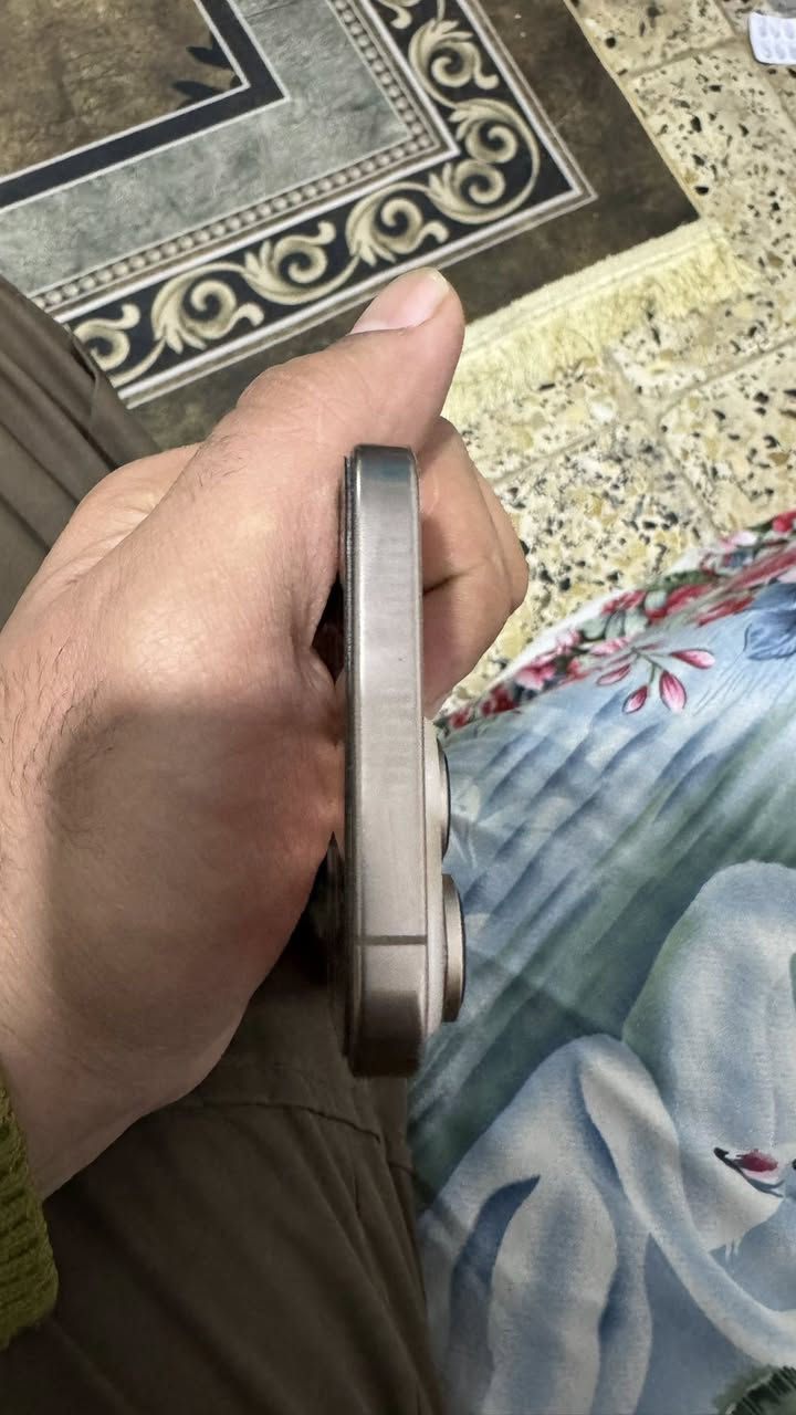 السلام عليكم ايفون 16 برو ماكس الذاكرة 256  بطارية 100 عدد الدورات 48 جديد استخدام قليل جداً السعر 155000 مليون وخمسمية وخمسين 
راسلني خاص او الاتصال ***********
