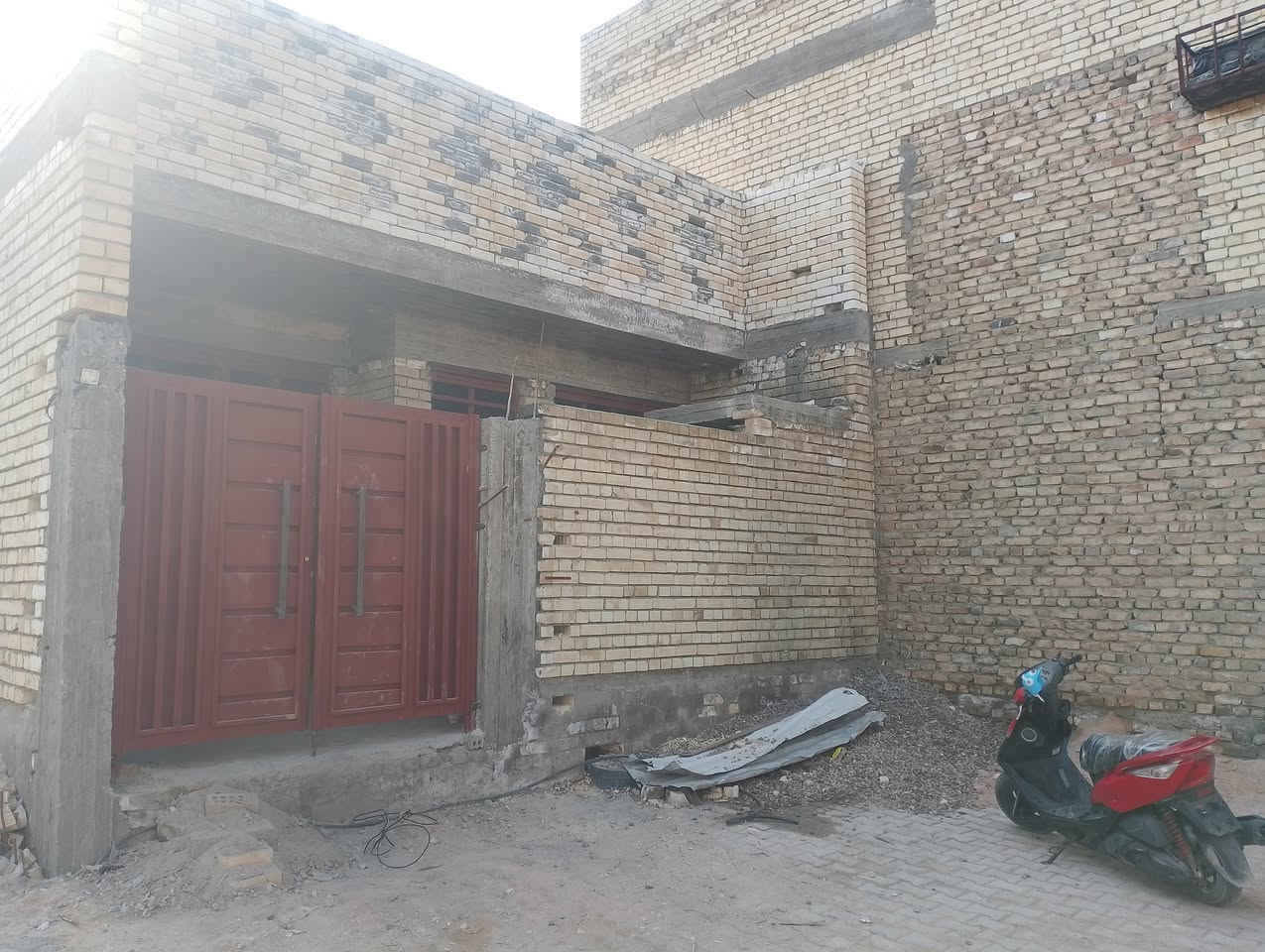 سلام عليكم عندي بيت 100م لبيت كامل مجاري مكانه شعله دوانم شارع سكلت أبو موسى ***********
