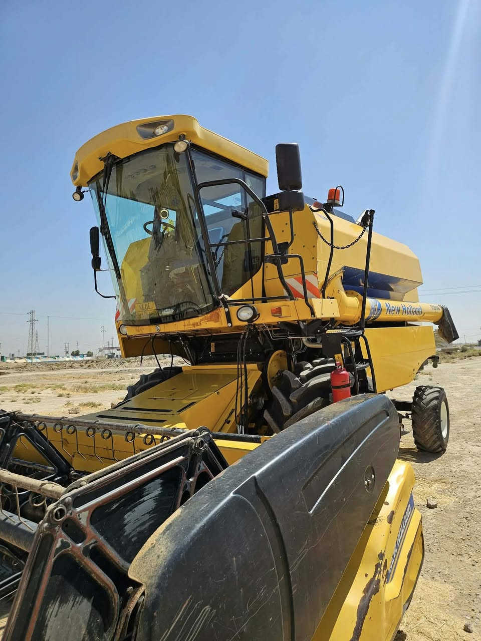 السلام عليكم
للبيع حاصدة نيوهولند 
موديل..  2014
حجم 50-40 قايش.. 4بلم 
فول مواصفات حار بارد دبل امرا كهربائيّ أكسل خلفي عريض
رقم اربيل.  تحويل ثاني يوم 
عاده 3000.    ... مكان كركوك الحويجه العباسي الطارقيه
السعر. 80 او بيه مجال للشراي 
للاستفسار ***********
