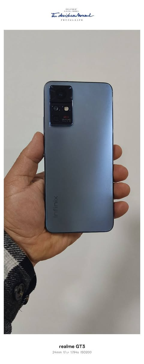 infinix zerox pro
ڕام 8 زاکیرە 128 
زوومی کامیرا 60 ئێکس 
شاشە  amoled 
نەکراوەتەوەو بێ کێشەیە یەک تەبعی هەیە کارتۆنی خۆشی لەگەڵە بۆ پەیوەندی  *********** یان لە چات لەخزمەت دام كويسينجاك, أربيل
