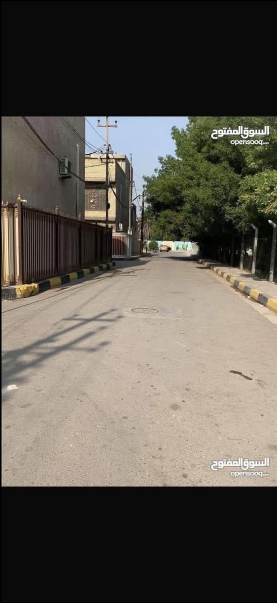 سلام عليكم 
بيت  ركن على ثلاث افرع للبيع في منطقة الزعفرانية بغداد  دور الجلود سعيدة
طابو ملك صرف
مساحة الارض ١٠٠
ومساحه البناء ١١٠
البيت يحتوي على سياج وكراج يكفي سياره وكرتج على طوول حول البيت وترك 

متكون من ٣ طوابع مع الطابق الاضافي اللي بالسطح الرابع 

ويحتوي ايضا على ٤ غرف نوم 
ومطبخ واستقبال وهول 
والطابق الثاني ثلاث غرف نوم

وثلاث حمامات واحد خارجي

والمنطقه من احسن المناطق اللي بالزعفرانيه واللي حاب يجي ويشوف 
عمرها ما فاضت بالمطر وكلشي قريب على البيت من خدمات ومدارس وسوك وقريبة جدا على شارع السندباد

للاستفسار الرقم ***********‬

والسعر ١٩٠ وقابل للتفاوض
