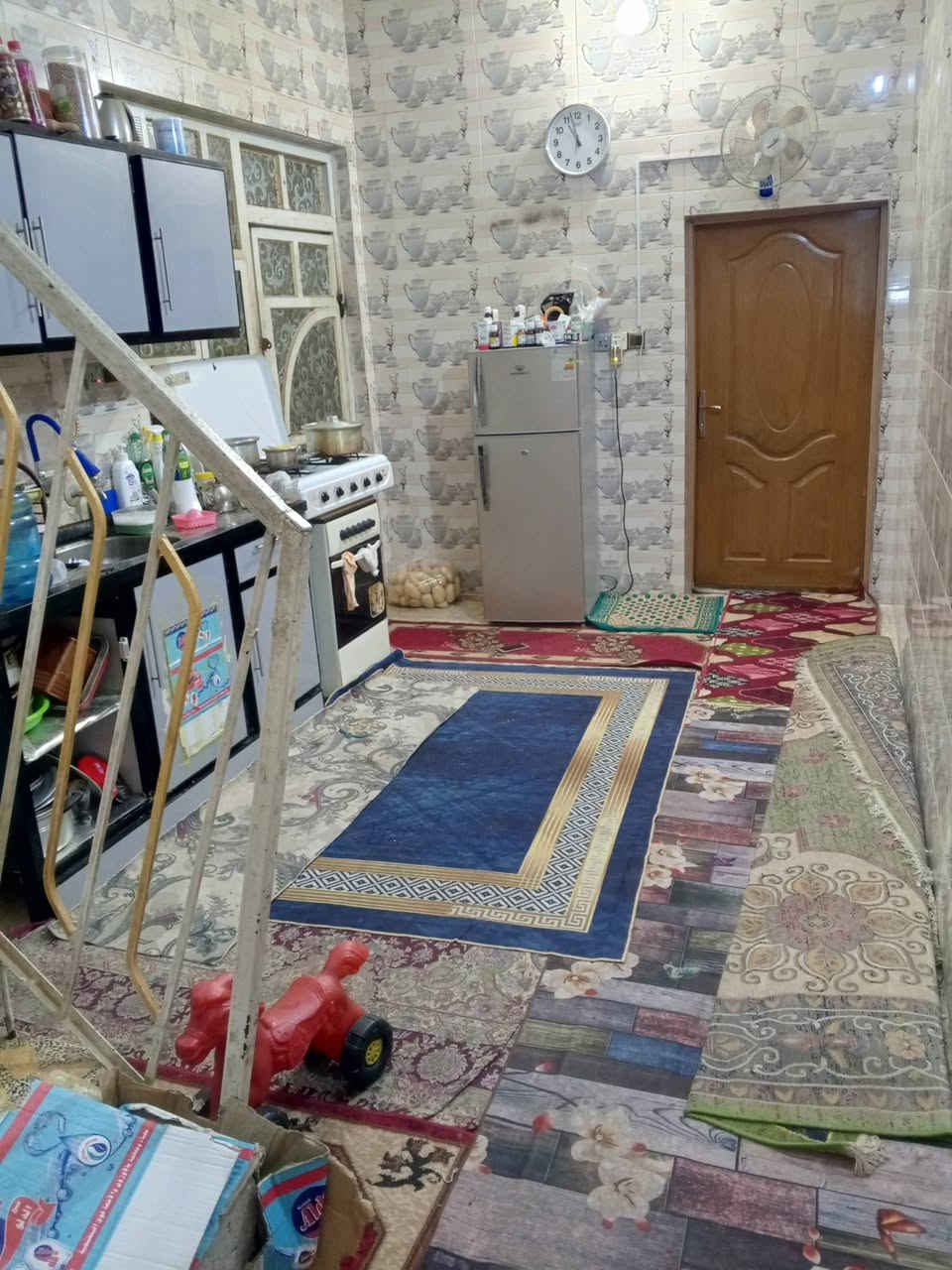 الدار للبيع المساحة 100متر طابو سند 25 قرار محكمة يبعد عن شارع المعمل 150 متر البناء درجة اولى مال جنياي اساس وسكف صب بناء طابوك والسطح اشتاكر السعر 33 بي مجال قليل *********** وتساب
